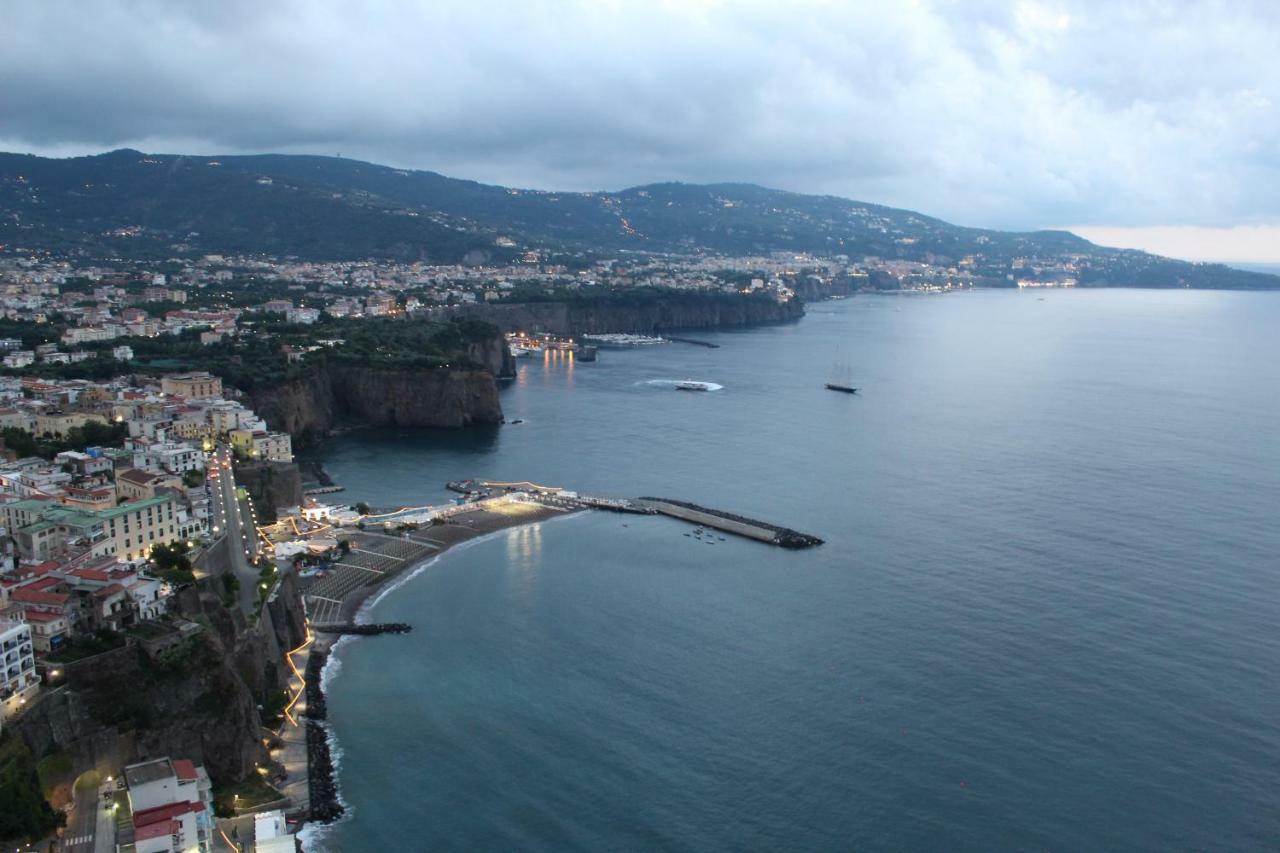 Casa Derosa In Sorrento Centroアパートメント エクステリア 写真